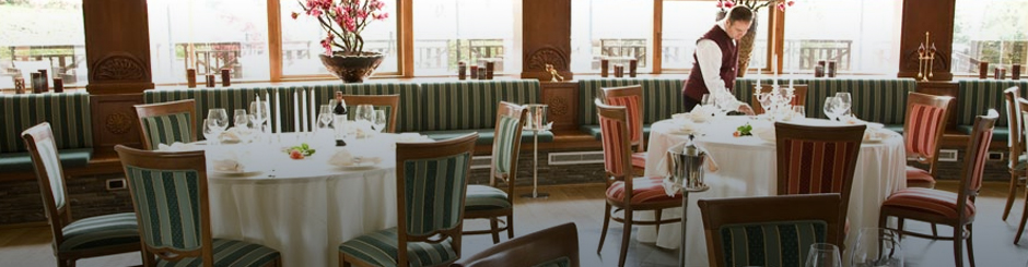 relaxed Secure To take care DINING | HOTEL LUX GARDEN AZUGA *****